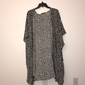 Patterned Short Sleeve Kimono, Flowy Brandy